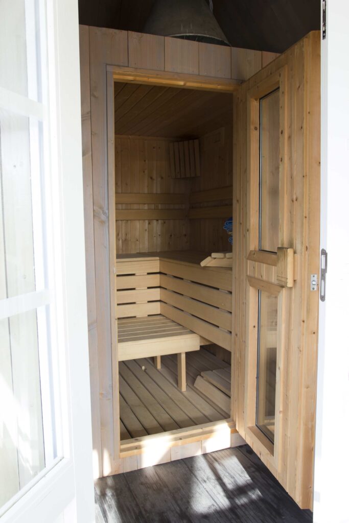 Tuinhuis met sauna 3